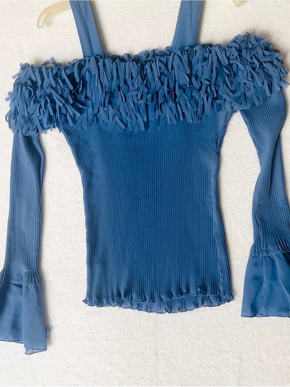 Kaelyn Max II Blue Ruffled Off-Shoulder Ribbed Top XL - Picture 6 of 6